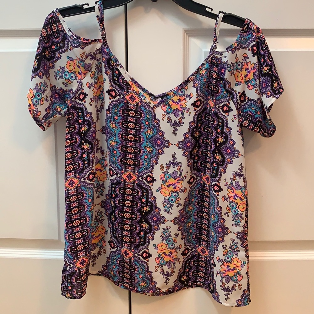 Colorful short sleeve blouse